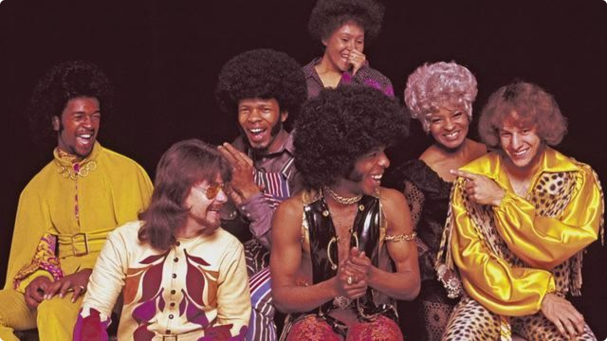 Sly stone. Группа Sly & the Family Stone. Фанк: Sly & the Family Stone « everyday people». Woodstock 1969 Sly & the Family Stone. Sly the Family Stone Вудсток.